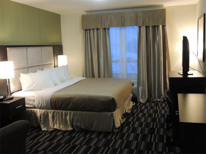 Western Star Inn And Suites Carlyle Room photo